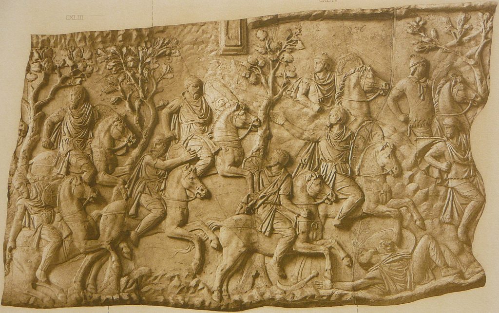 Cavalieri romani raffigurati sulla colonna di Traiano
